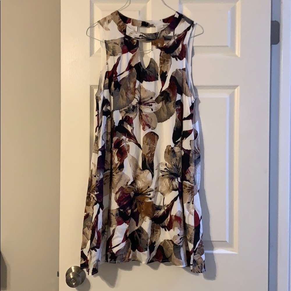 Floral Keyhole Shift Dress